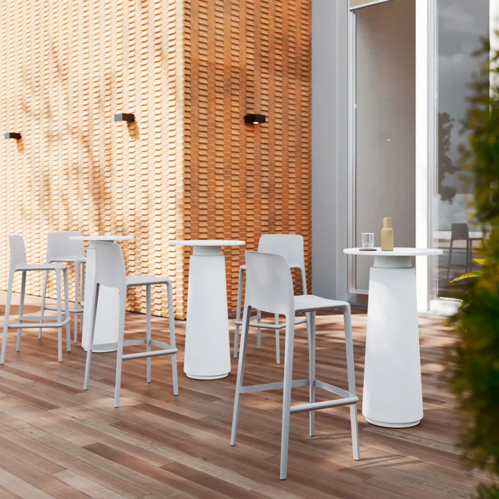 DORIK Bar Table