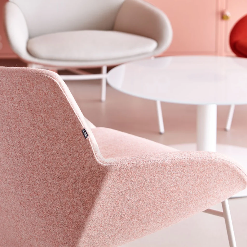 NOOM 10 Armchair
